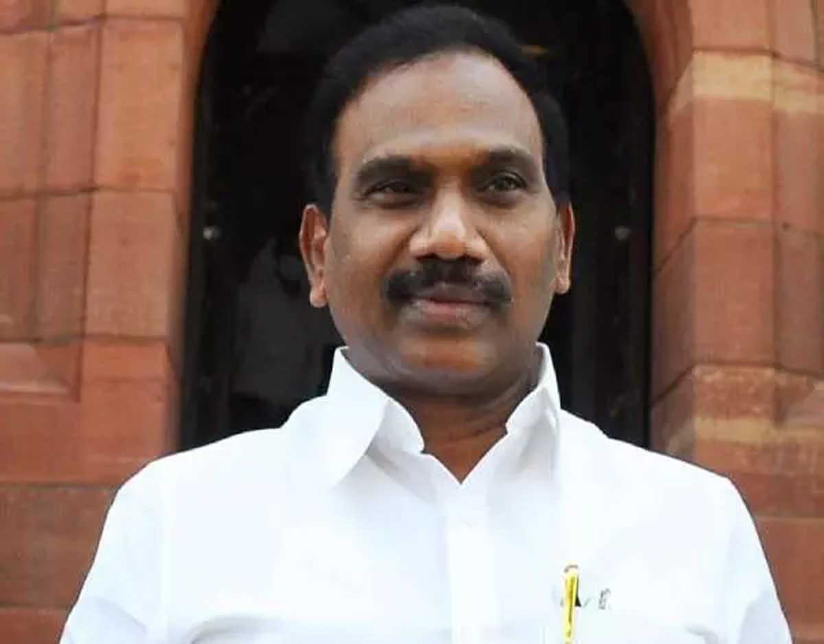 पूर्व केंद्रीय मंत्री राजा डीए मामले में सीबीआई कोर्ट में पेश हुए